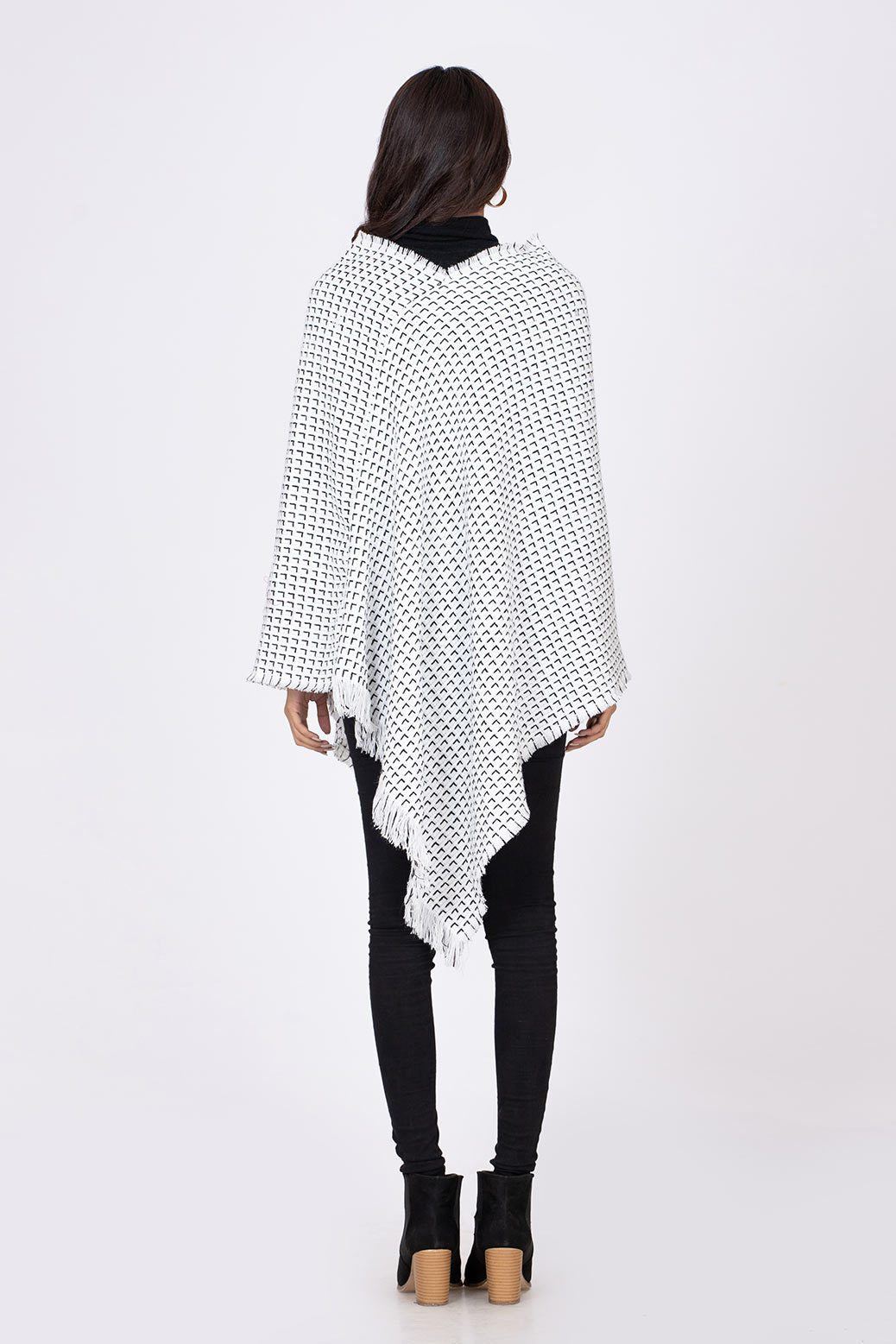 WHITE-PONCHO (21U-113-63)