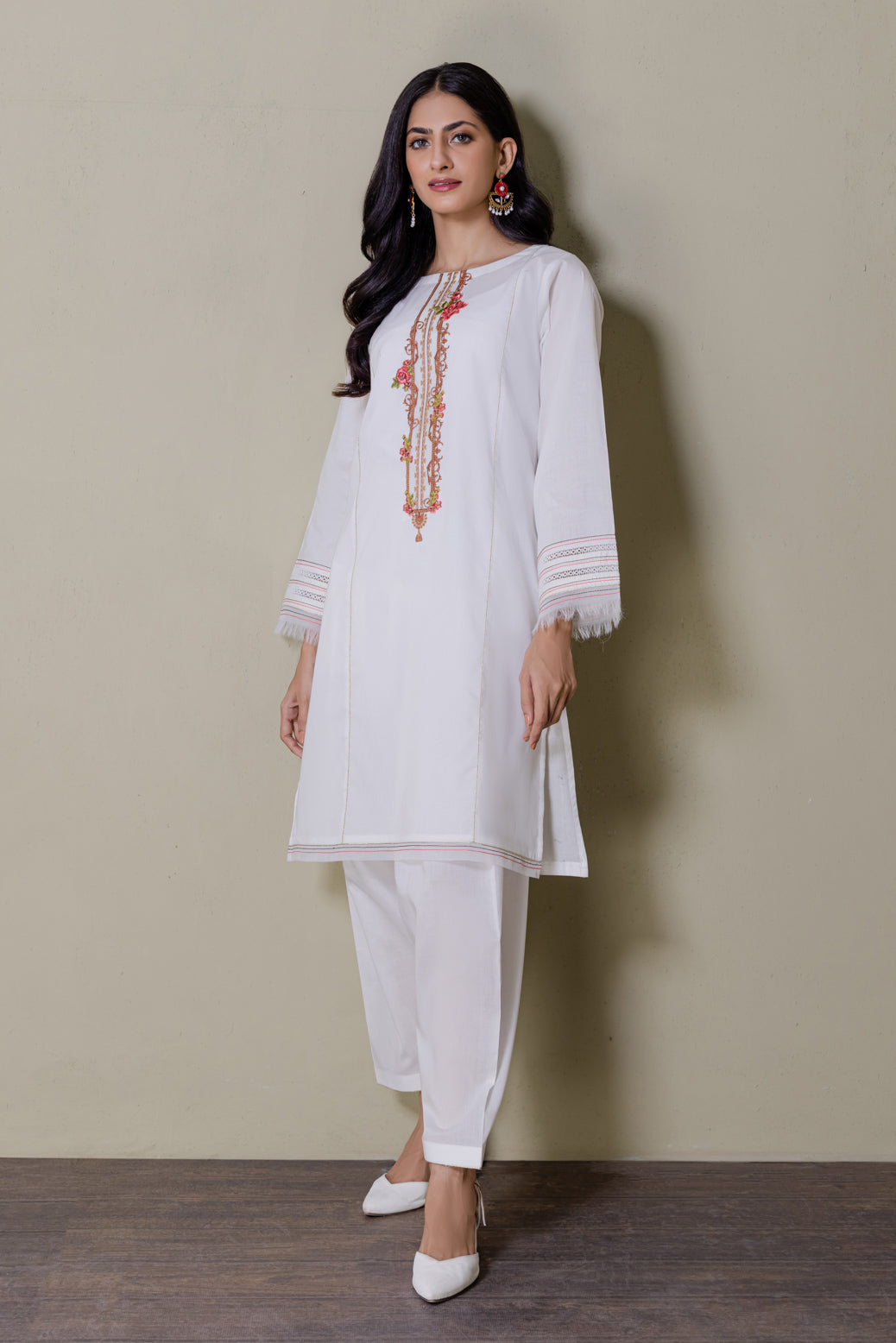 WHITE-LAWN-SUIT (BSSK222P15)