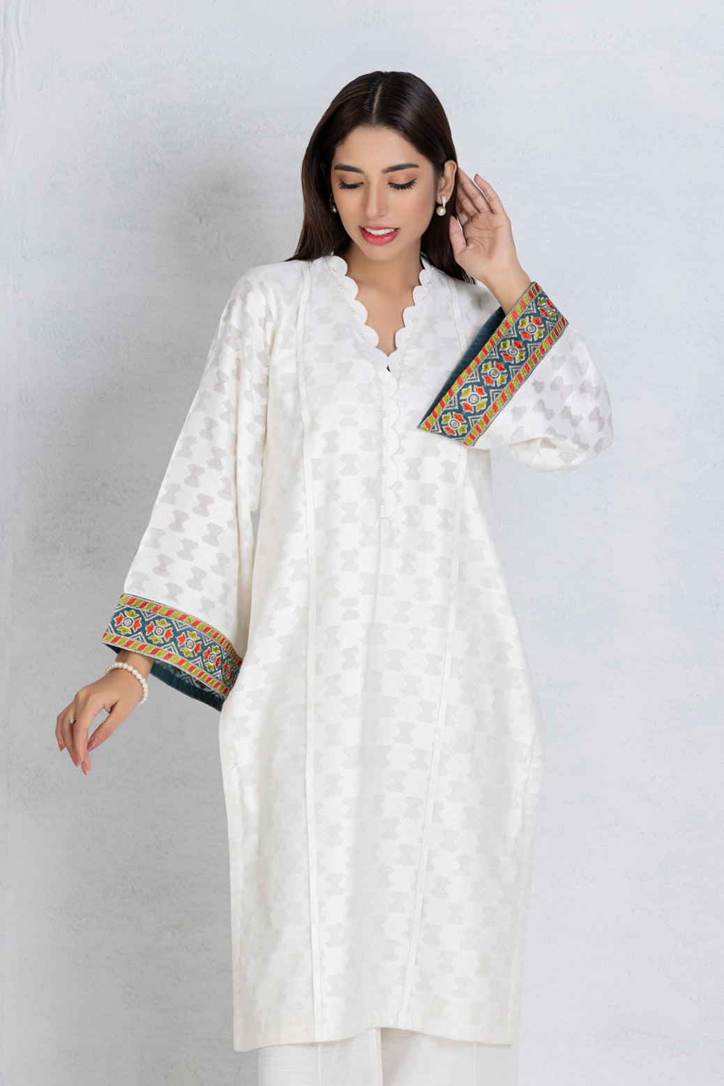 WHITE-JACQUARD-SUIT (PWS222P03)