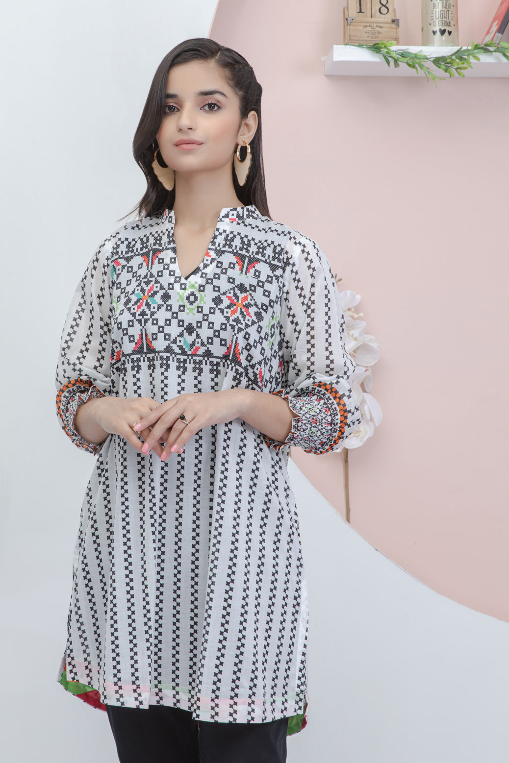 WHITE-LAWN-KURTI (RAK221P02)