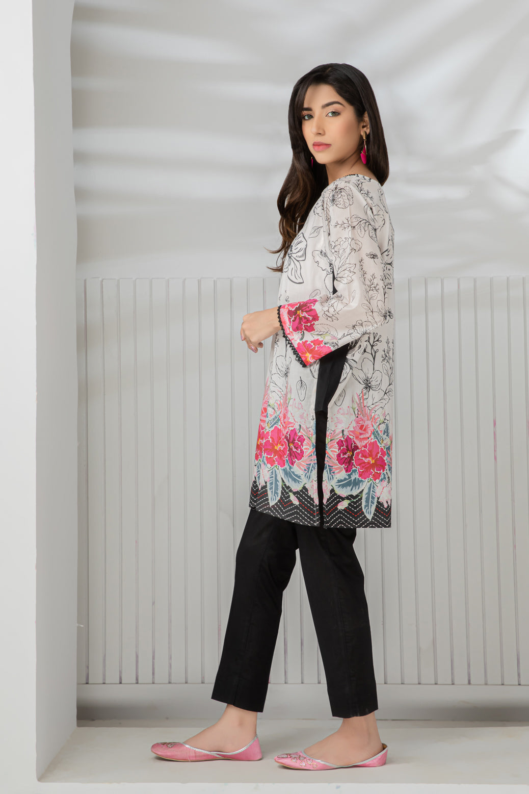 WHITE-LAWN-KURTI (RAK221P27)