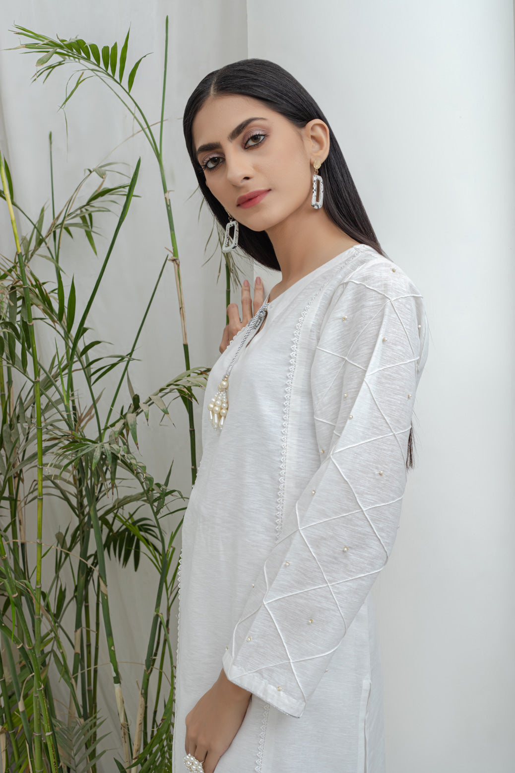 WHITE-KHADDAR-KURTI (RSK221P04)