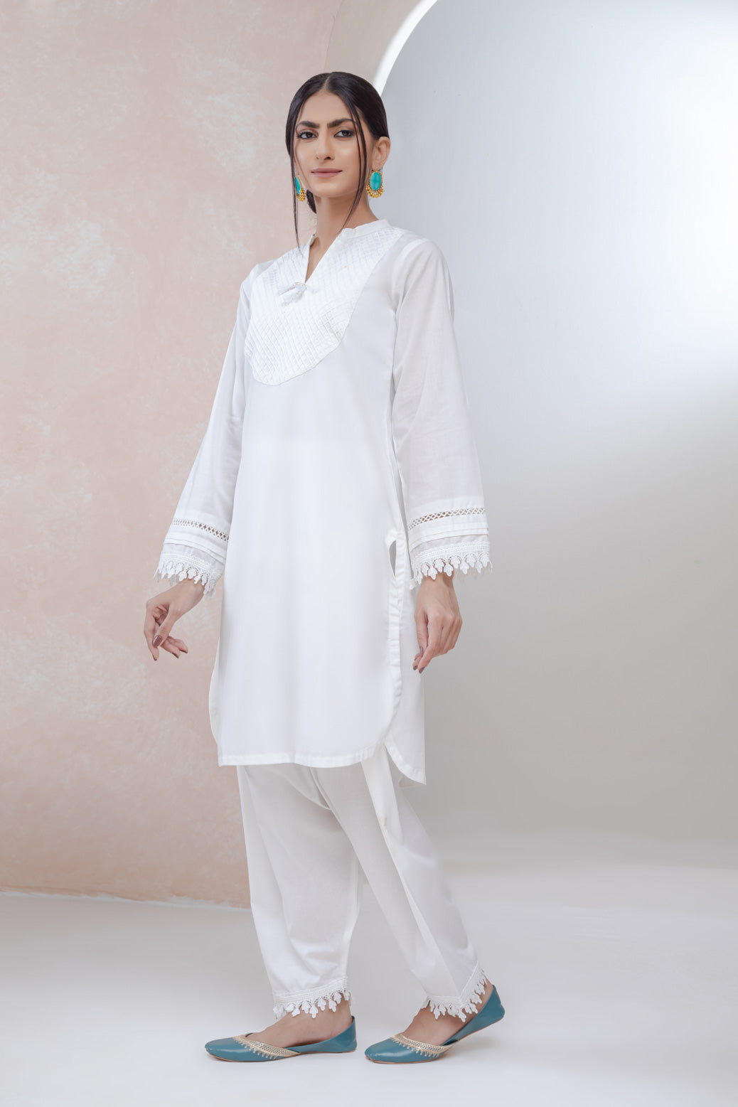 WHITE-LAWN-SUIT (SSK222P06)